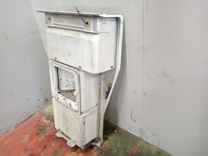 Recambio de peldaño izquierdo para renault magnum 4xx.18/4xx.26 02  12.0 diesel referencia OEM IAM   