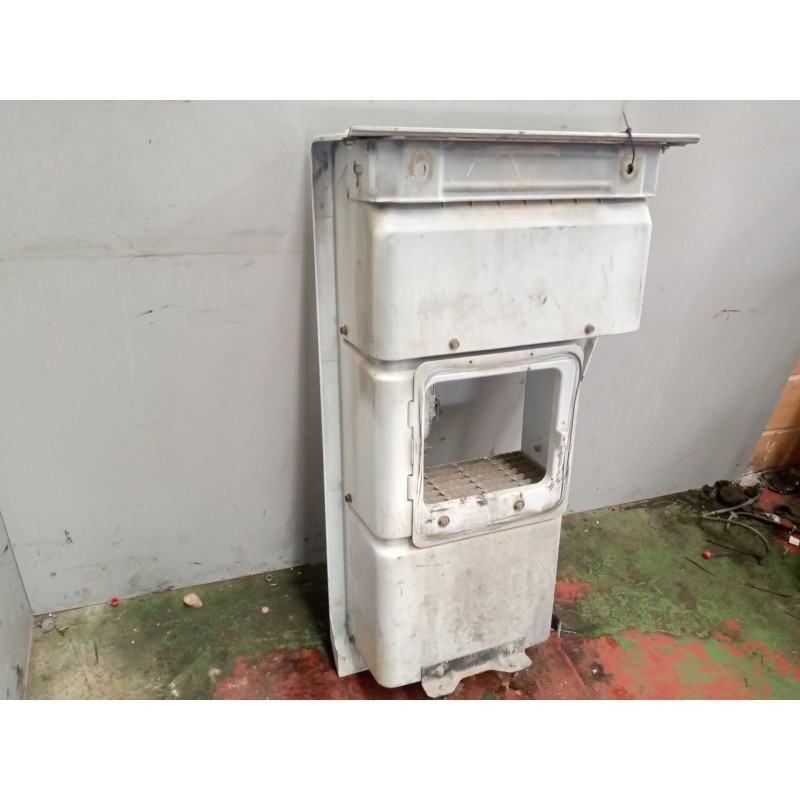 Recambio de peldaño izquierdo para renault magnum 4xx.18/4xx.26 02  12.0 diesel referencia OEM IAM   