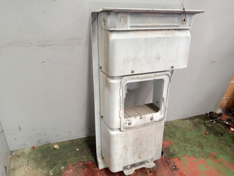 Recambio de peldaño izquierdo para renault magnum 4xx.18/4xx.26 02  12.0 diesel referencia OEM IAM   