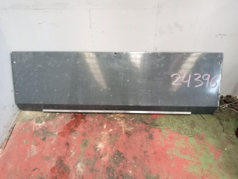 Recambio de moldura para renault magnum ab 2005 12.8 diesel referencia OEM IAM 5000937387  MOLDURA DELANTERA