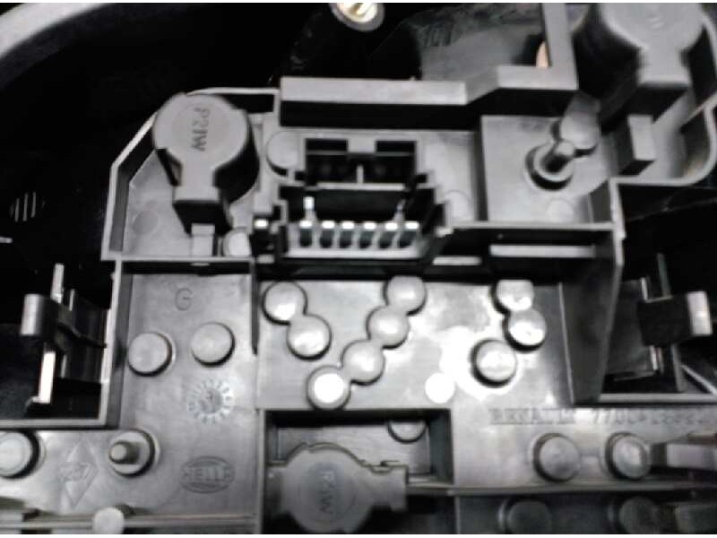 Recambio de piloto trasero izquierdo para renault 9 gtd / -cheverny referencia OEM IAM 7700428320  