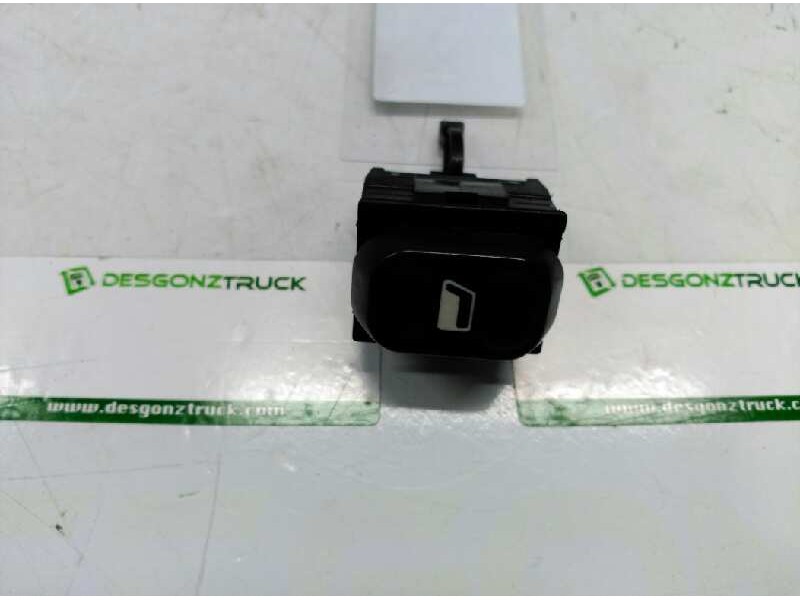 Recambio de mando elevalunas trasero izquierdo para citroen xsara berlina 1.9 td sx referencia OEM IAM   