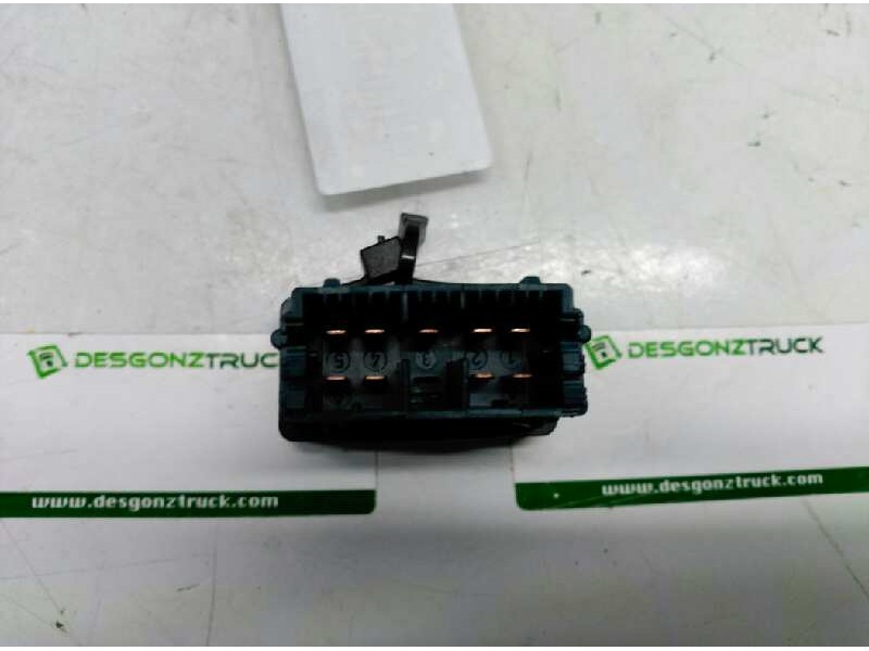 Recambio de boton bloqueo elevalunas traseros para citroen xsara berlina 1.9 td sx referencia OEM IAM   