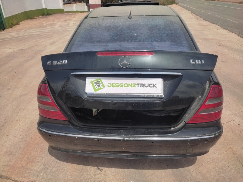 mercedes-benz clase e (w211) berlina del año 2004