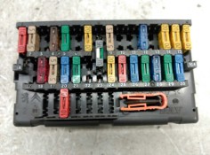 Recambio de caja reles / fusibles para citroen xsara berlina 1.9d image referencia OEM IAM 9637687480  