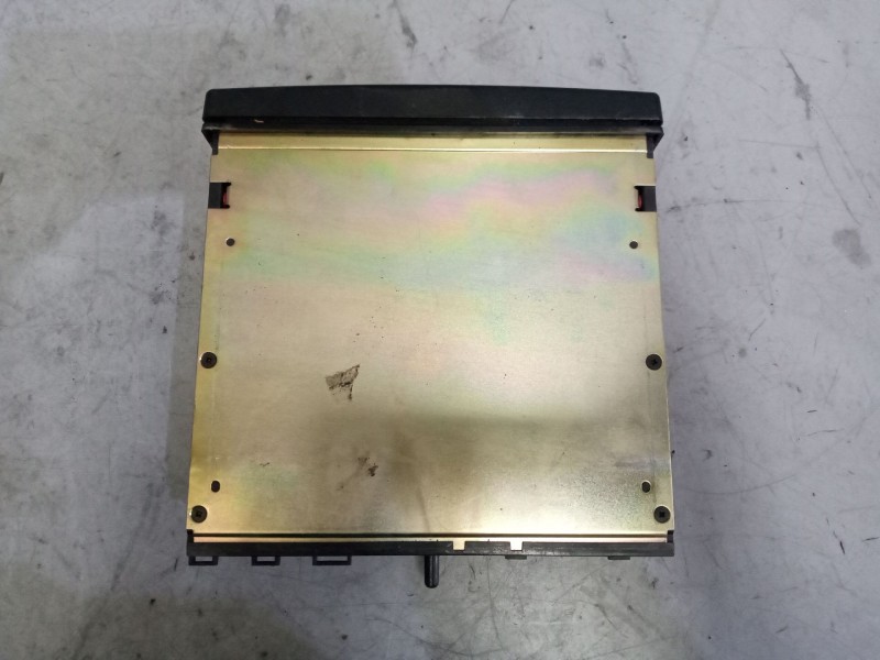 Recambio de tacografo para iveco eurocargo 05.03  3.9 diesel referencia OEM IAM SRNOI1006  24702233