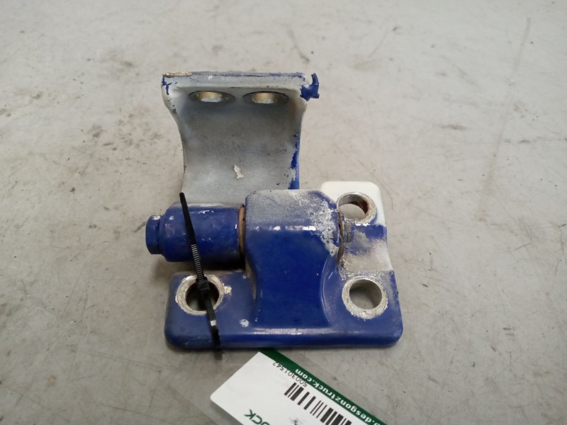 Recambio de bisagra delantera izquierda para iveco eurocargo 05.03  3.9 diesel referencia OEM IAM 500301542  SUPERIOR