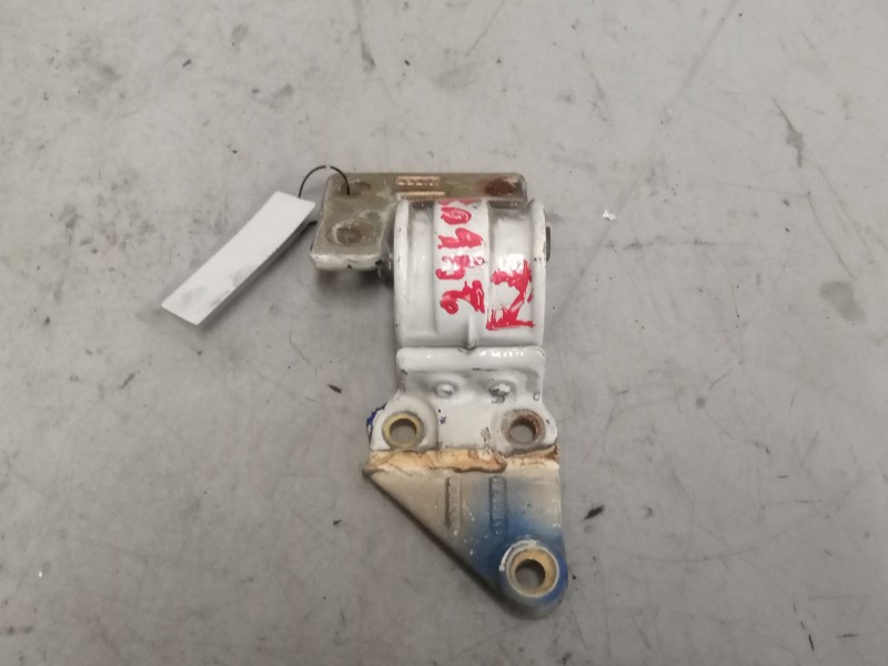 Recambio de bisagra delantera derecha para iveco eurocargo 05.03  3.9 diesel referencia OEM IAM 500301541  SUPERIOR