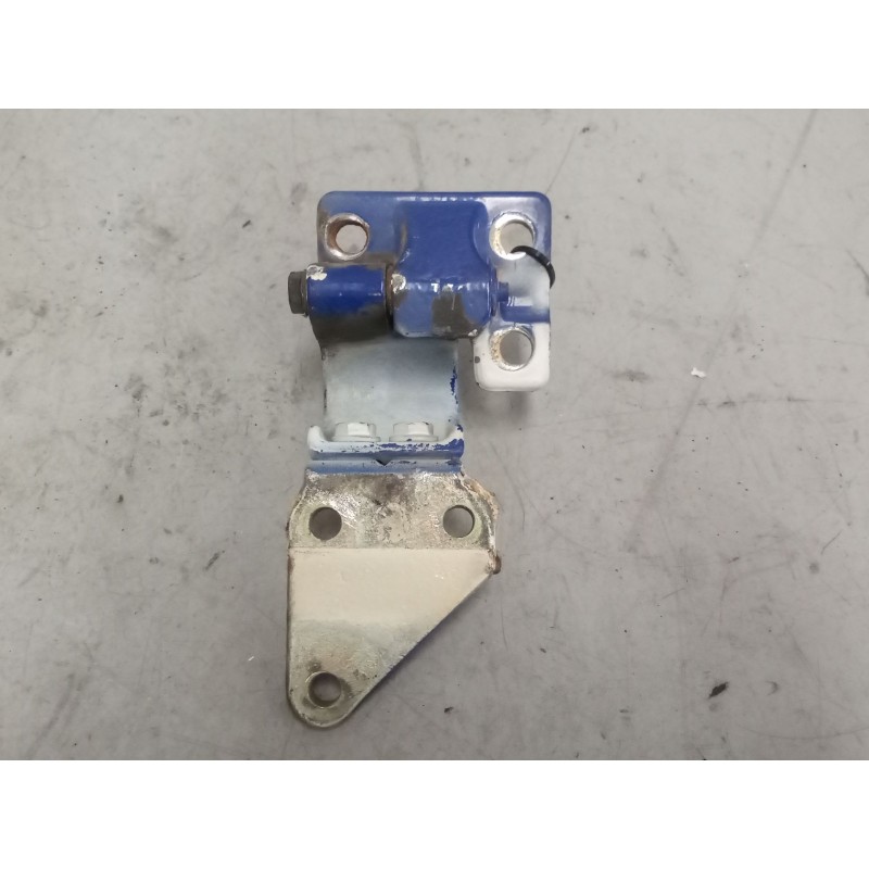 Recambio de bisagra delantera derecha para iveco eurocargo 05.03  3.9 diesel referencia OEM IAM 500301541  SUPERIOR