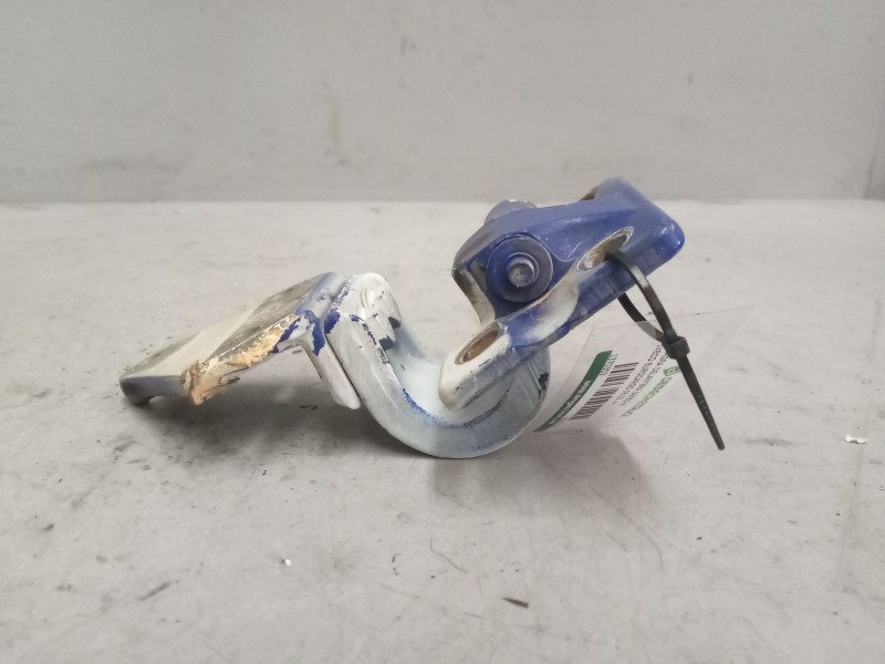 Recambio de bisagra delantera derecha para iveco eurocargo 05.03  3.9 diesel referencia OEM IAM 500301541  SUPERIOR