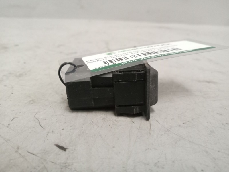 Recambio de mando elevalunas delantero derecho para renault magnum 4xx.18/4xx.26 02  12.0 diesel referencia OEM IAM   