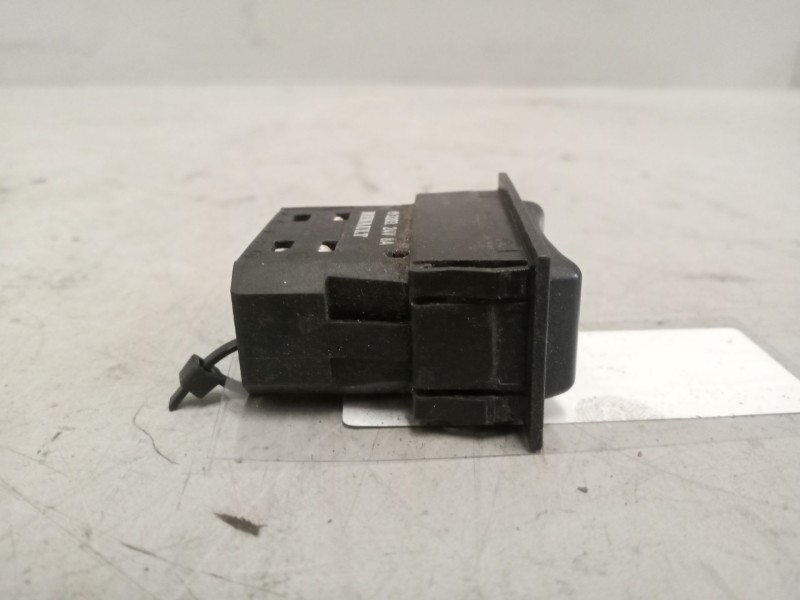 Recambio de mando elevalunas delantero izquierdo para renault magnum 4xx.18/4xx.26 02  12.0 diesel referencia OEM IAM   