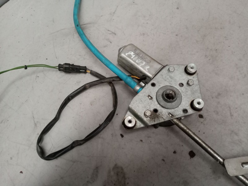 Recambio de elevalunas delantero derecho para iveco eurocargo 05.03  3.9 diesel referencia OEM IAM 99487780  