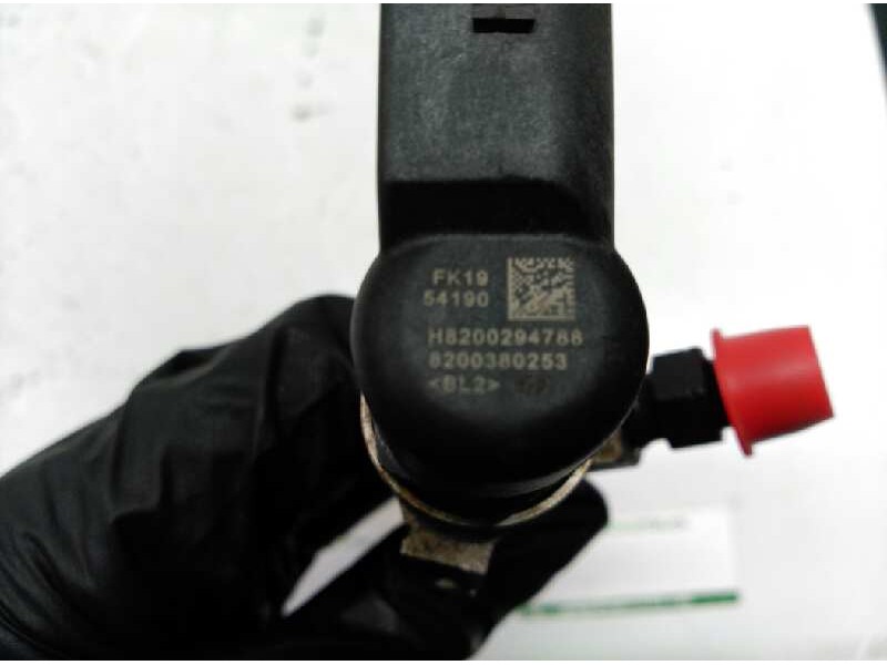 Recambio de inyector para renault megane ii berlina 3p confort expression referencia OEM IAM 8200380253  