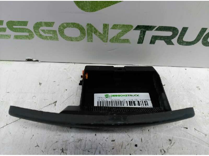 Recambio de cenicero para renault scenic (ja..) 1.6 16v authentique (ja0b/11) referencia OEM IAM 7700426758  
