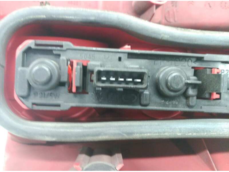 Recambio de piloto trasero izquierdo para peugeot 306 break style referencia OEM IAM YORKA45227  