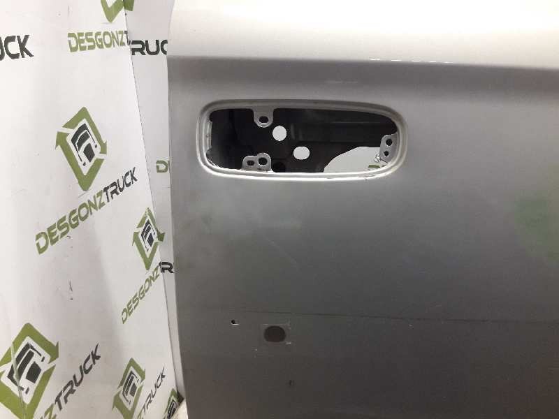 Recambio de puerta delantera derecha para chrysler voyager (rg) 2.5 crd grand voyager limited referencia OEM IAM   
