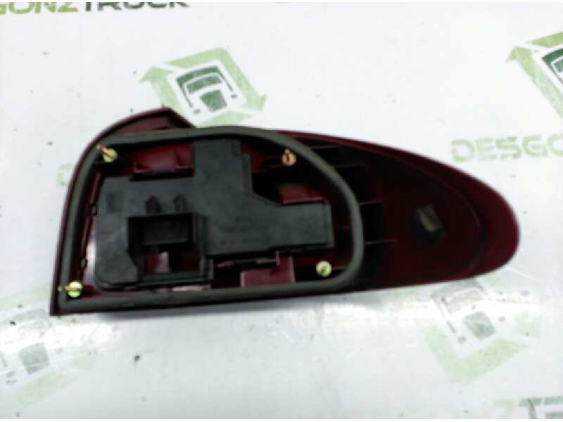 Recambio de piloto trasero izquierdo para ford mondeo berlina/familiar (fd) clx berlina referencia OEM IAM 1000083  