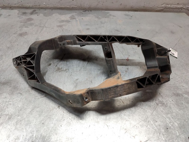 Recambio de soporte faro derecho para smart forfour cdi (70kw) referencia OEM IAM A4546201001  