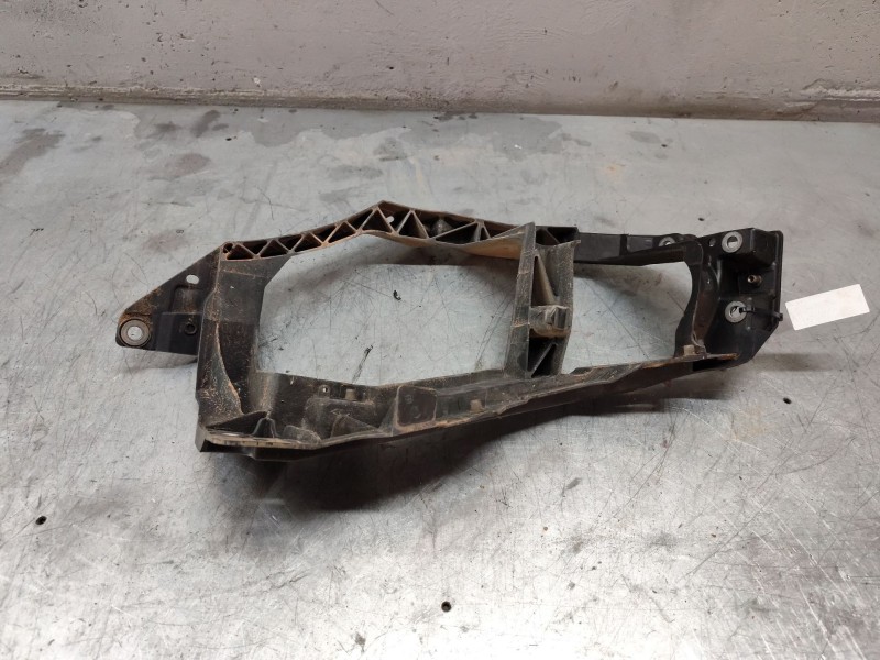 Recambio de soporte faro derecho para smart forfour cdi (70kw) referencia OEM IAM A4546201001  