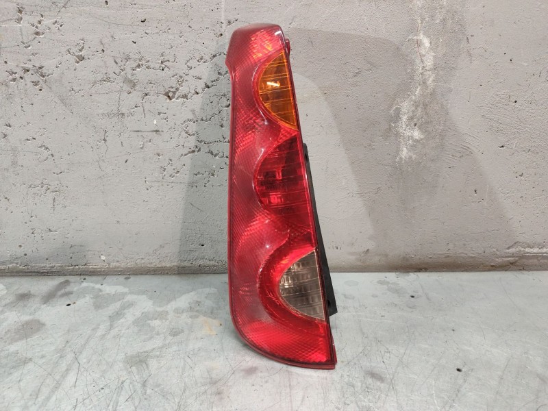 Recambio de piloto trasero izquierdo para nissan note (e11e) acenta referencia OEM IAM   