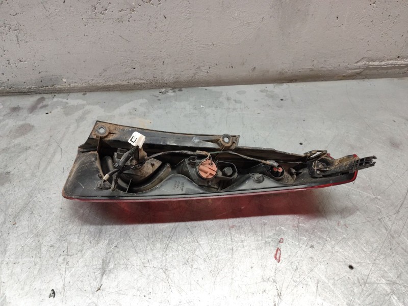 Recambio de piloto trasero izquierdo para nissan note (e11e) acenta referencia OEM IAM   