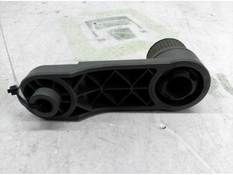 Recambio de maneta elevalunas delantera derecha para skoda felicia berlina ( 791) blue sky referencia OEM IAM 6U0837581BFKZ  