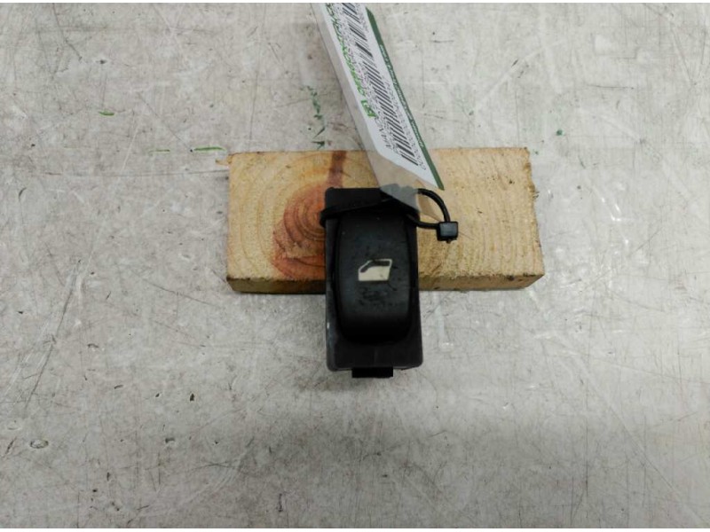 Recambio de mando elevalunas delantero derecho para peugeot 407 sport referencia OEM IAM 6554E8 6554E8 