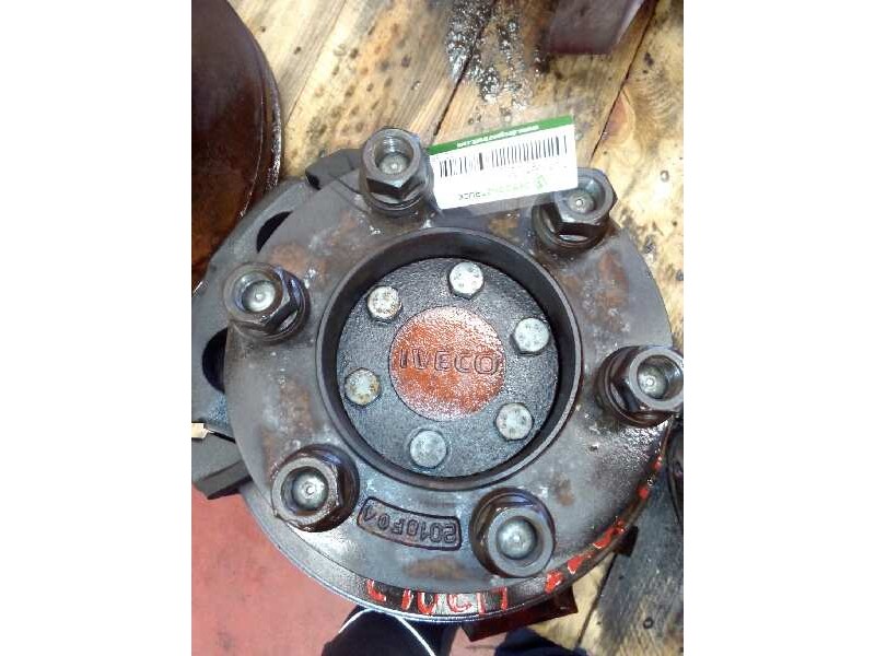 Recambio de buje delantero para iveco trucks daily 50c13 referencia OEM IAM IZQUIERDO  