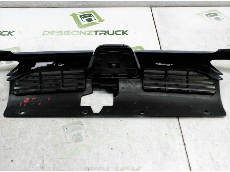 Recambio de rejilla delantera central para peugeot 206 4-trg. xr referencia OEM IAM 9628934280  