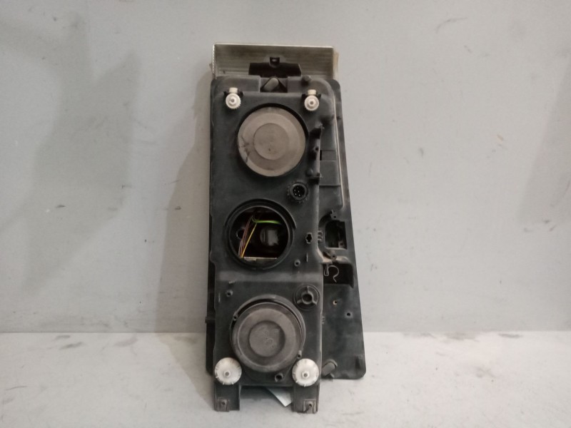 Recambio de faro izquierdo para renault magnum ab 2005 12.0 diesel referencia OEM IAM   