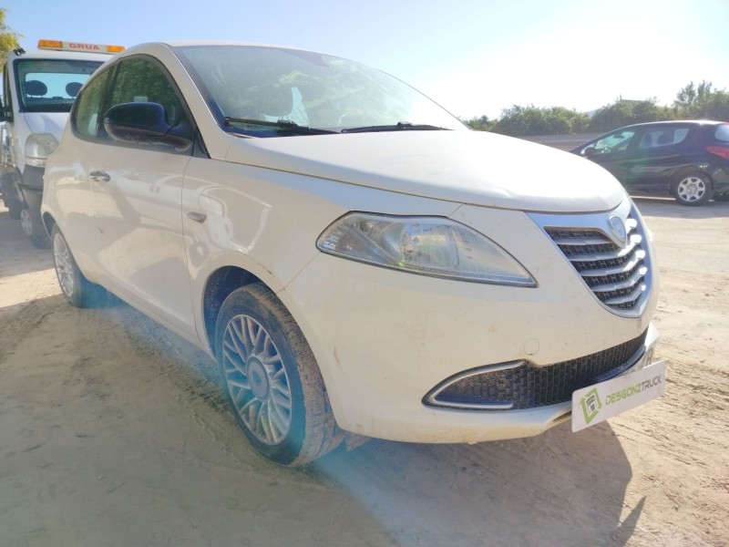 lancia ypsilon (312_) del año 2014