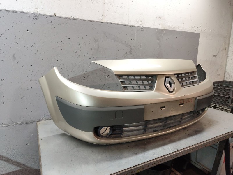 Recambio de paragolpes delantero para renault scenic ii 1.9 dci diesel referencia OEM IAM   