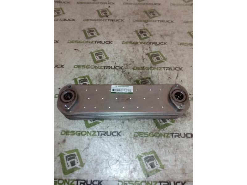 Recambio de enfriador aceite motor para iveco trucks stralis as 190s48 referencia OEM IAM 1353143 98498467 
