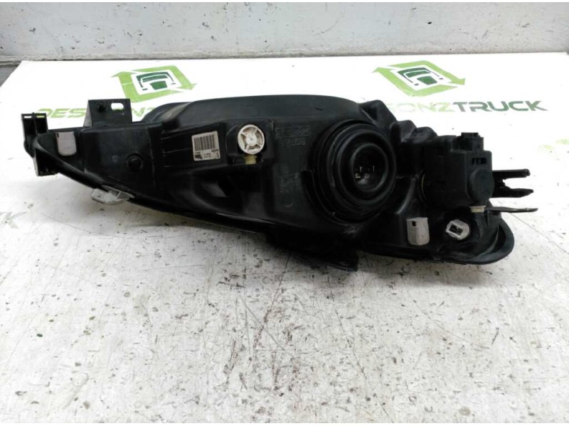 Recambio de faro izquierdo para peugeot 206 berlina xt referencia OEM IAM 9640559580 89005132 