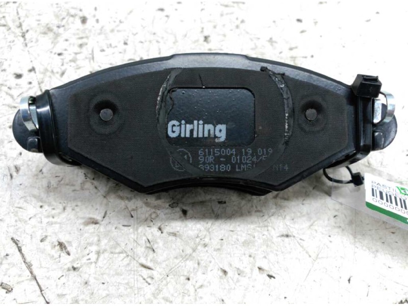 Recambio de pastillas de freno delanteras para peugeot 206 berlina xt referencia OEM IAM 6115004 GIRLING 