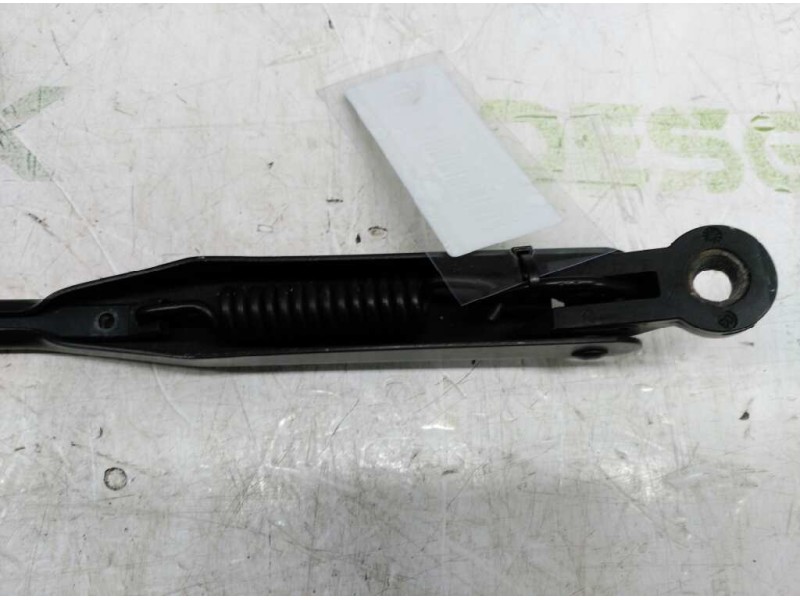 Recambio de brazo limpia delantero derecho para opel corsa c club referencia OEM IAM 09114667  