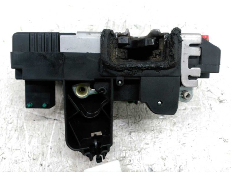 Recambio de cerradura puerta trasera derecha para opel corsa c club referencia OEM IAM EH24414139  