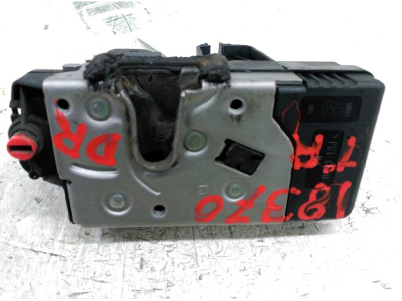 Recambio de cerradura puerta trasera derecha para opel corsa c club referencia OEM IAM EH24414139  