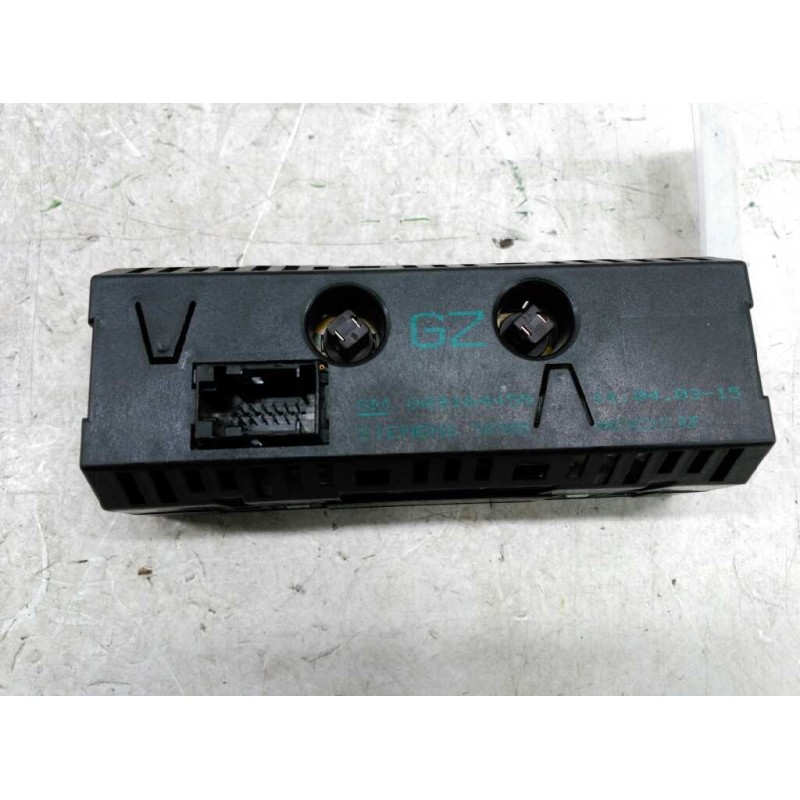 Recambio de pantalla multifuncion para opel corsa c club referencia OEM IAM 009164455 5WK70005 