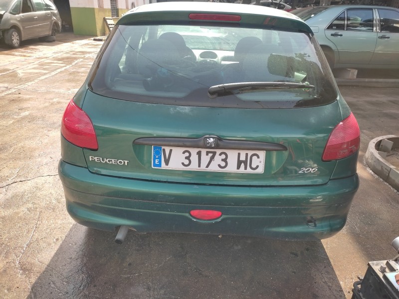 peugeot 206 berlina del año 2000