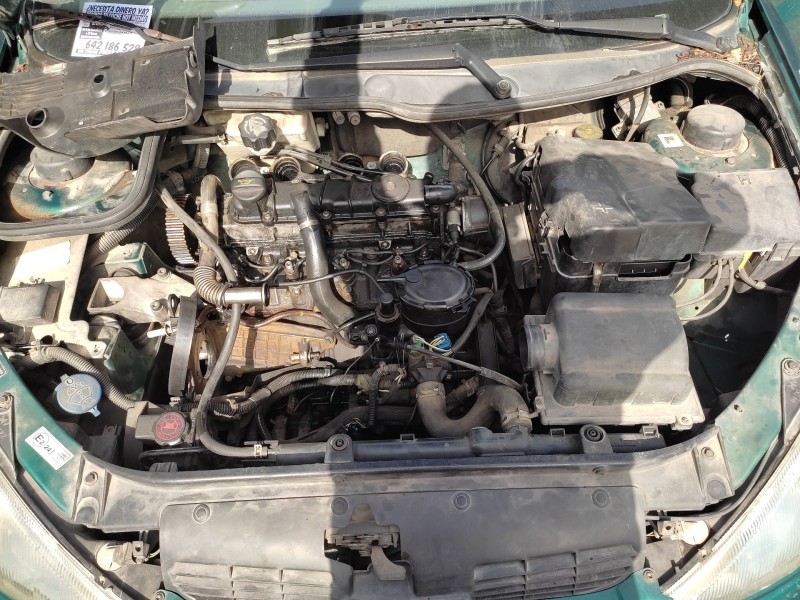 peugeot 206 berlina del año 2000