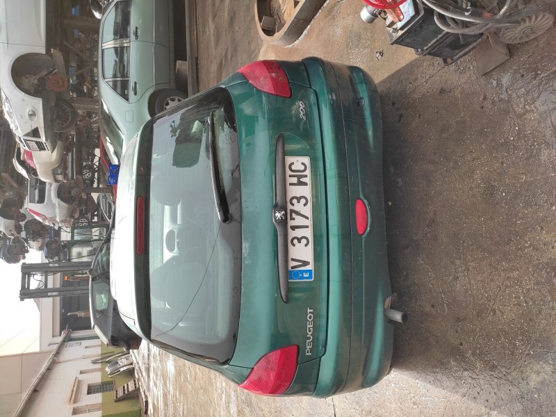 peugeot 206 berlina del año 2000