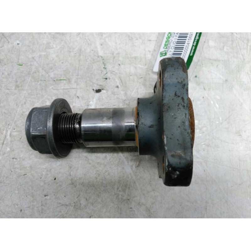 Recambio de buje trasero izquierdo para renault clio ii fase i (b/cbo) 1.9 d referencia OEM IAM   