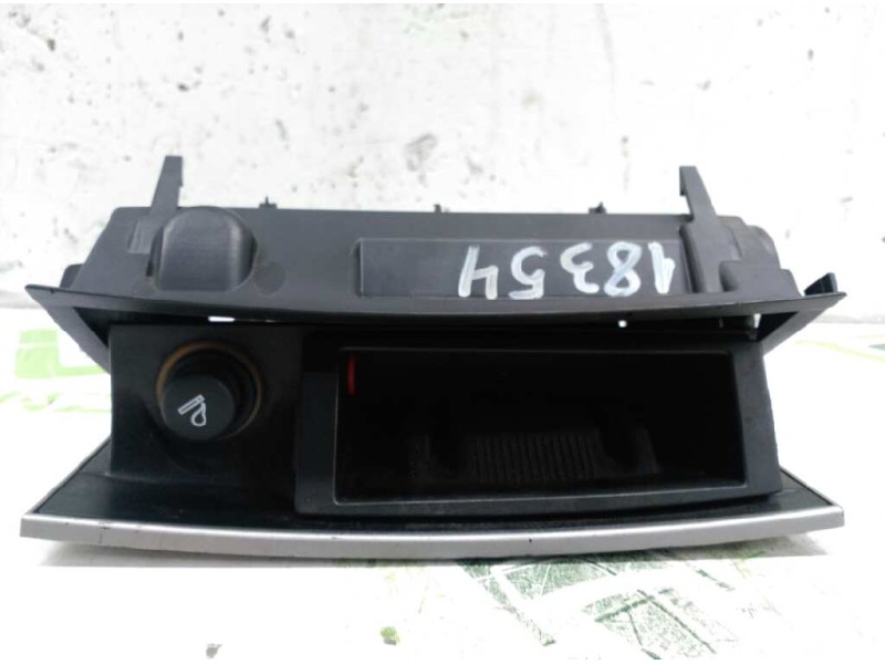 Recambio de cenicero para peugeot 407 sport referencia OEM IAM 9644562177  