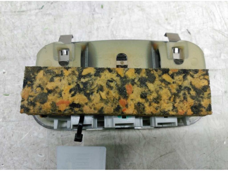 Recambio de luz interior para peugeot 407 sport referencia OEM IAM  TRASERA 