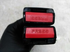 Recambio de enganche de cinturon trasero central para peugeot 407 sport referencia OEM IAM    2