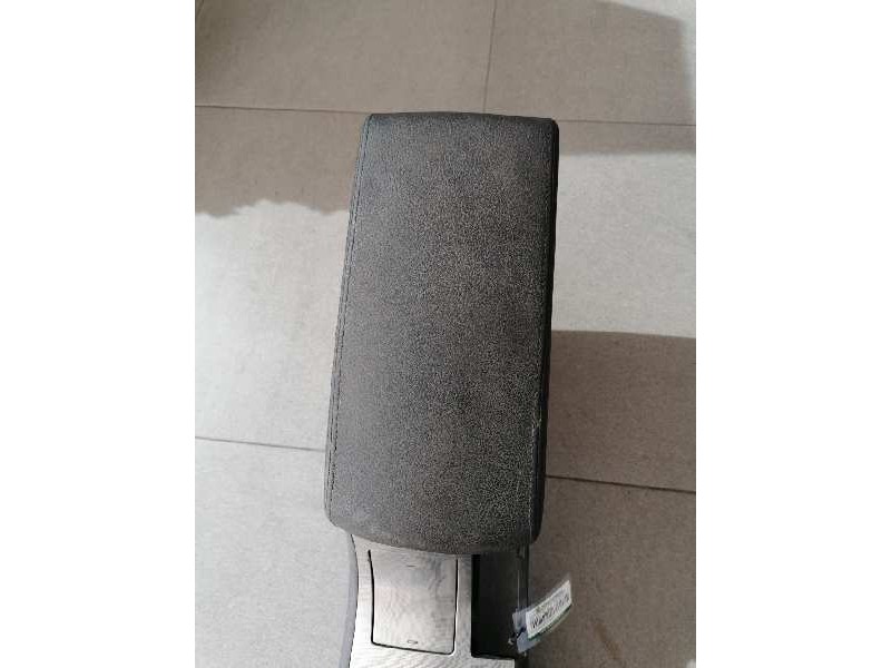 Recambio de guarnecidos palanca cambio para peugeot 407 sport referencia OEM IAM  GUANTERA PORTA-OBJETOS POSAVASOS