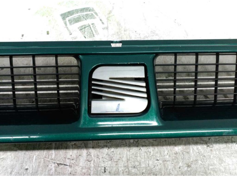 Recambio de rejilla delantera central para seat toledo (1l) base referencia OEM IAM 1L0853653  