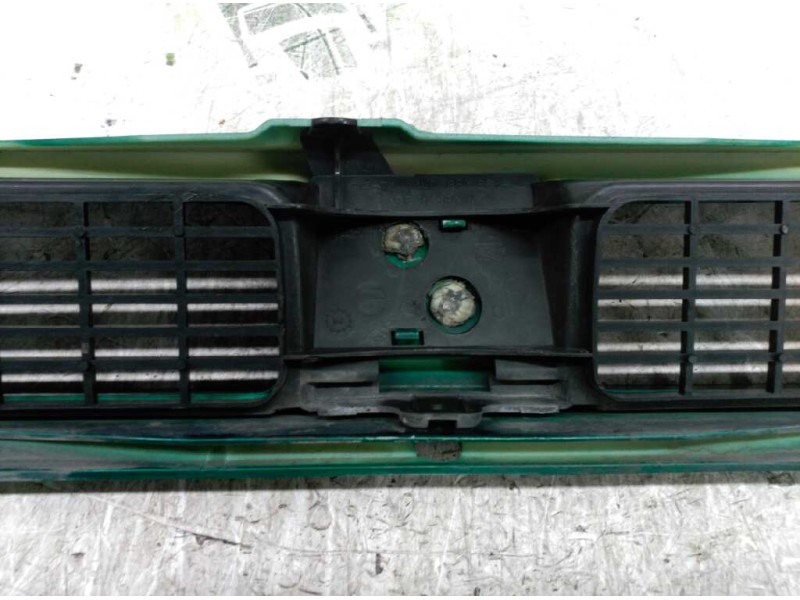 Recambio de rejilla delantera central para seat toledo (1l) base referencia OEM IAM 1L0853653  